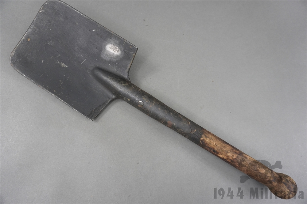 Original German WWII Flat Shovel