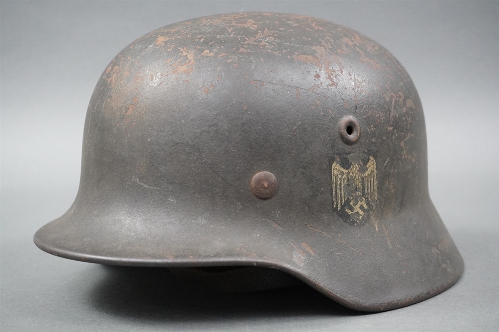 Original German WWII Single Decal M40 Heer (Army) Helmet