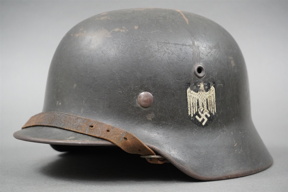 Original German WWII Single Decal M40 Heer (Army) Helmet